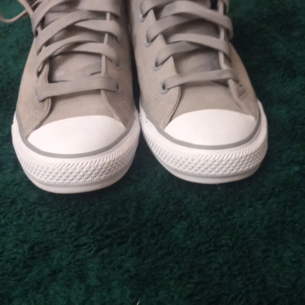 Chuck Taylor Padded Converse All stars 8.5 size shoes - Picture 7 of 15